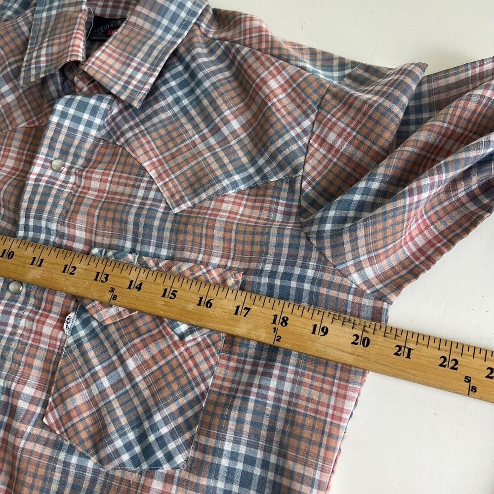 Levi's Men's Plaid Button-Down Shirt in Blue and Brown - Picture 6 of 8